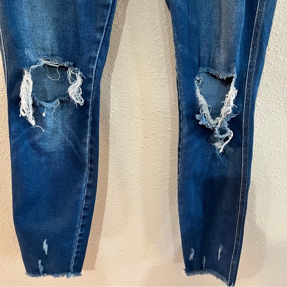 Distressed High-Waisted Blue Jeans - Picture 2 of 8
